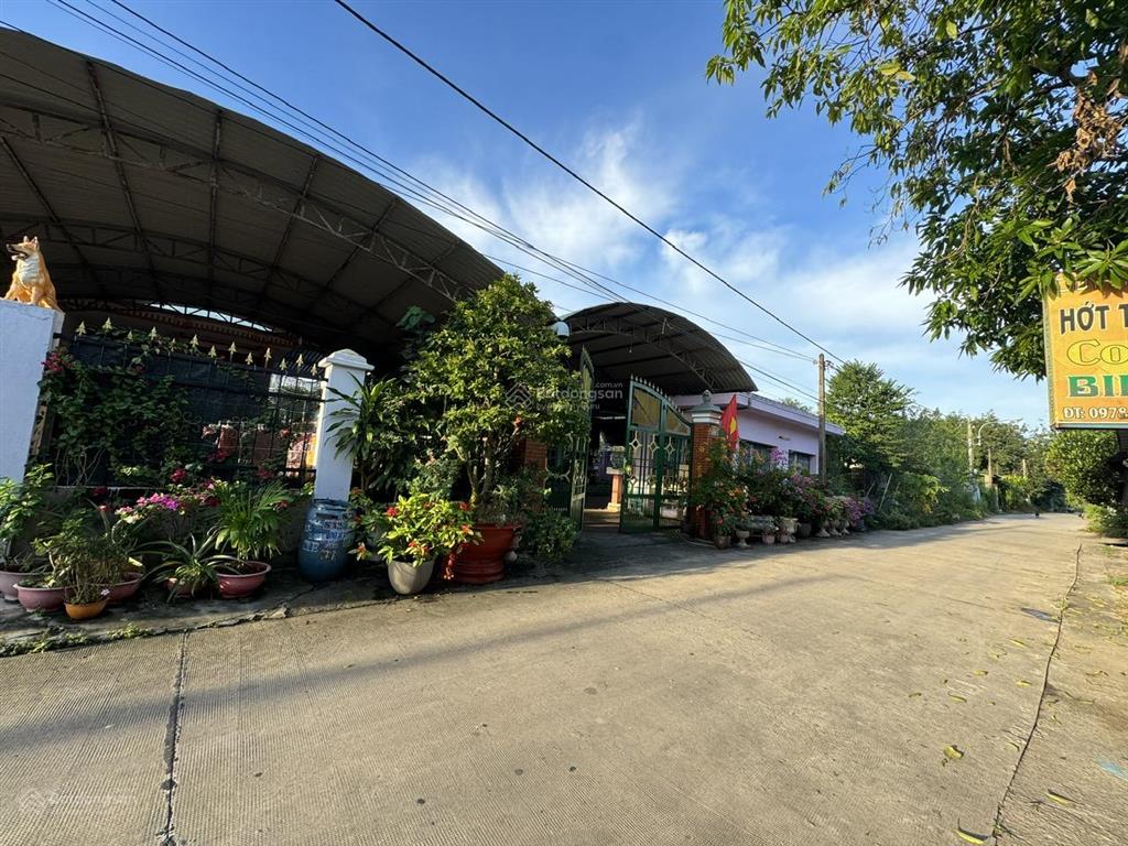 Bán đất có nhà và nhà trọ sát trung tâm bàu bàng, tphcm  0982 070 *** (hương)