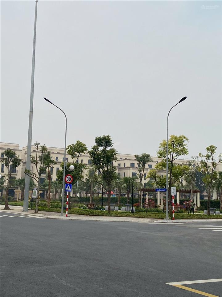 Hàng hiếm liền kề xẻ khe dt 63m2 khu thời đại, vinhomes global gate, gần hồ, đường lớn, công viên