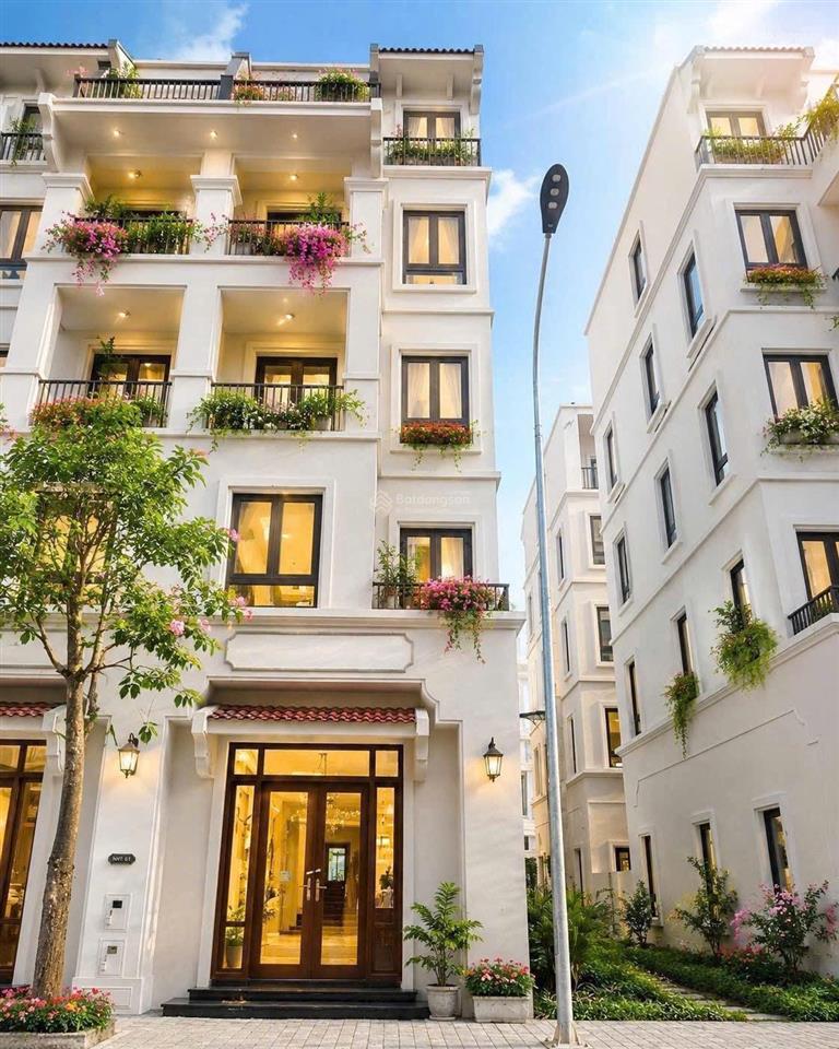 Bán liền kề xẻ khe nhật nguyệt cát tường, 62,5m2, giá 19,5 tỷ