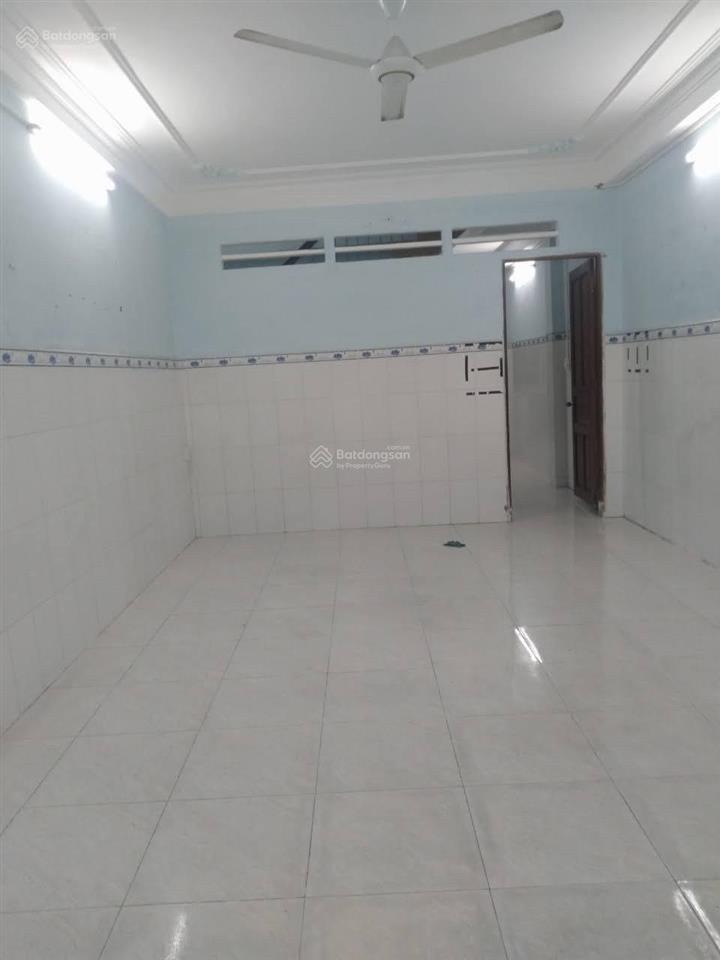 Chính chủ cho thuê nguyên căn 215/ nguyễn xí (gần cầu đỏ). dt 4x16m, trệt + 1 lầu
