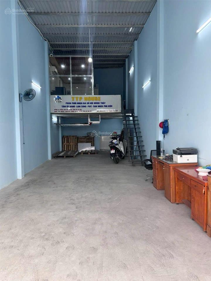 Chính chủ gửi bán nhanh lô đất 103m2 tặng luôn kho có sẵn mt đường nhựa nguyễn công hoan tphcm