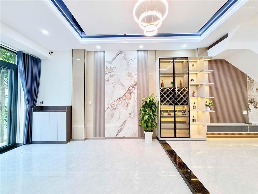 Bán gấp căn nhà mới 100% 3 lầu nội thất có sẵn tại tân đông hiệp tphcm