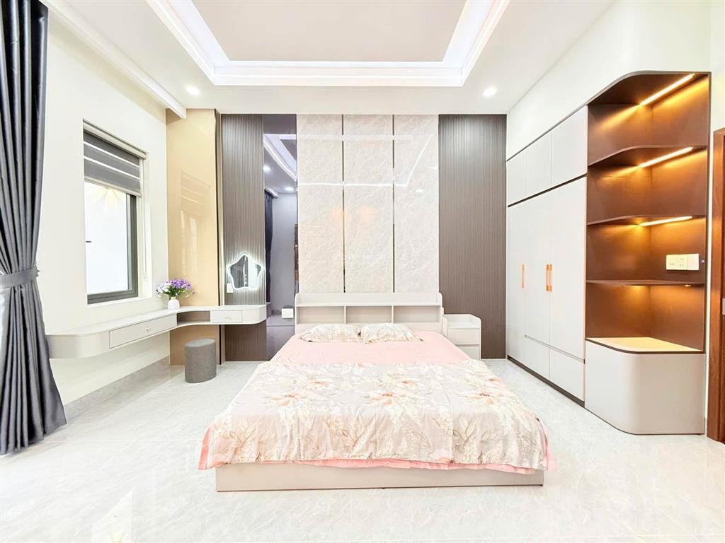 Bán gấp căn nhà mới 100% 3 lầu nội thất có sẵn tại tân đông hiệp tphcm