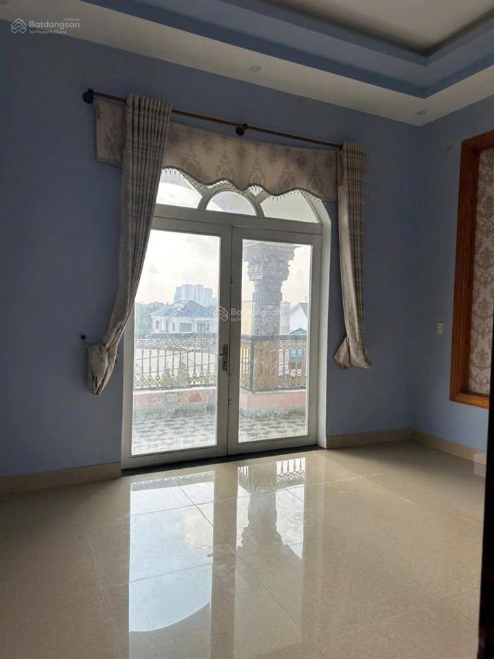 Chính chủ bán nhà 3 lầu mặt tiền đường nhựa 8m thông, ngay trung tâm đông hòa