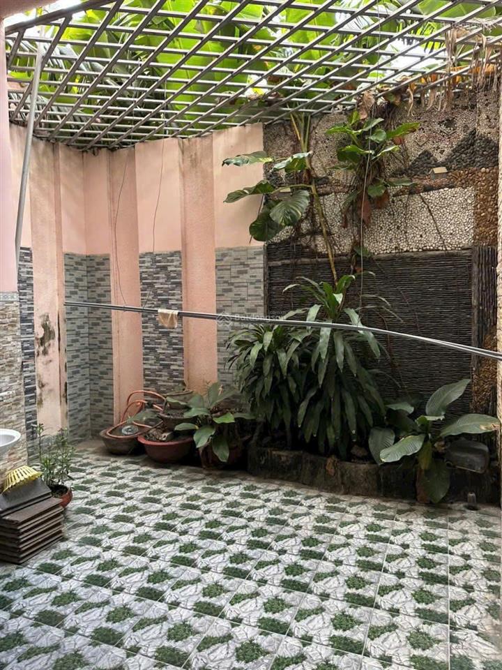 Chính chủ bán nhà 3 lầu mặt tiền đường nhựa 8m thông, ngay trung tâm đông hòa