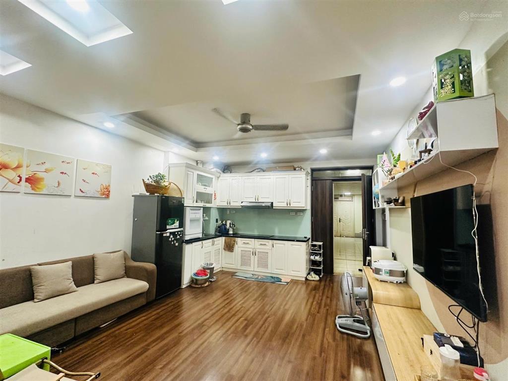 Cần bán gấp  căn 63m 2 ngủ. bc đông nam. đầy đủ nội thất tòa bmm xa la. giá 3,x tỷ