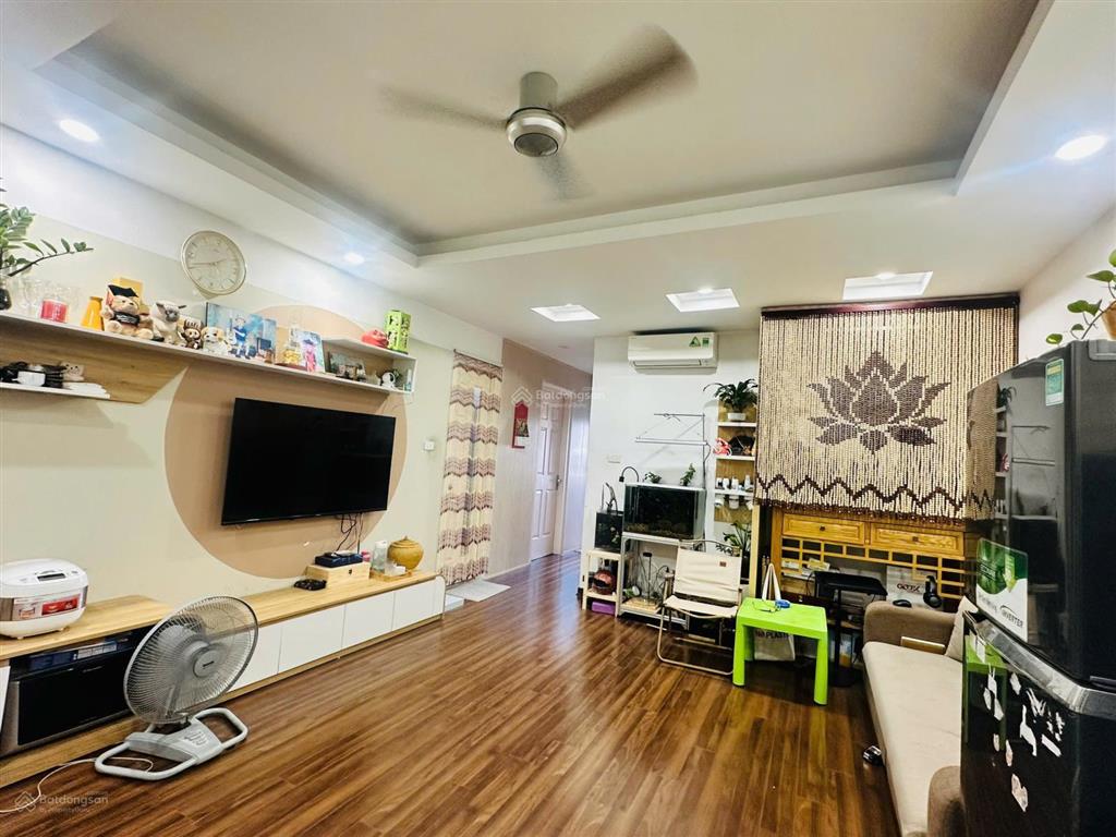 Cần bán gấp  căn 63m 2 ngủ. bc đông nam. đầy đủ nội thất tòa bmm xa la. giá 3,x tỷ