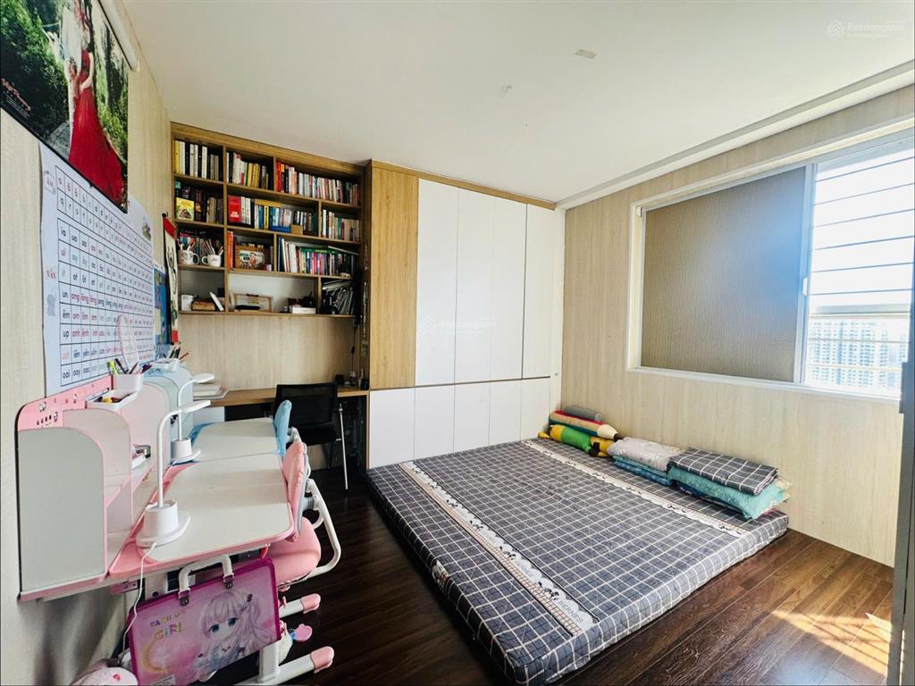 Cần bán gấp  căn 63m 2 ngủ. bc đông nam. đầy đủ nội thất tòa bmm xa la. giá 3,x tỷ