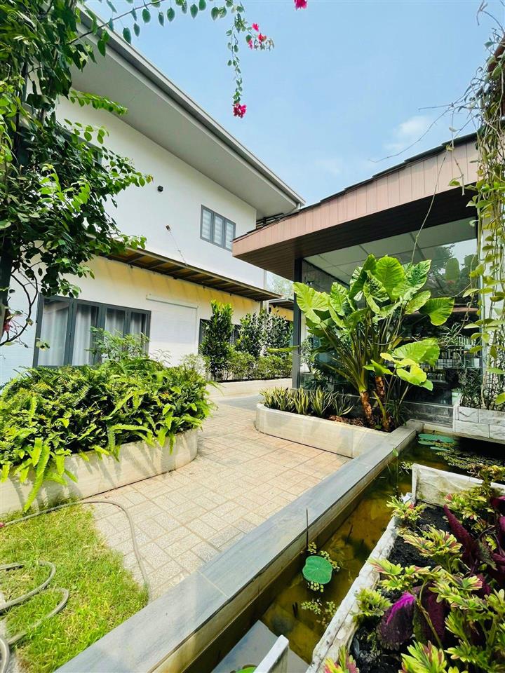 Hiếm! bán biệt thự view sông phố tây thảo điền  q2, dt 25x12m, giá 40 tỷ tl,  0937 599 *** trâm