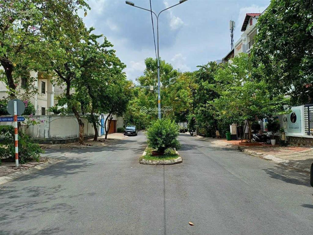 Chính chủ bán biệt thự 2mt compound fideco thảo điền, q2, dt (18x22m)368m² trệt 2 lầu. giá 89 tỷ.