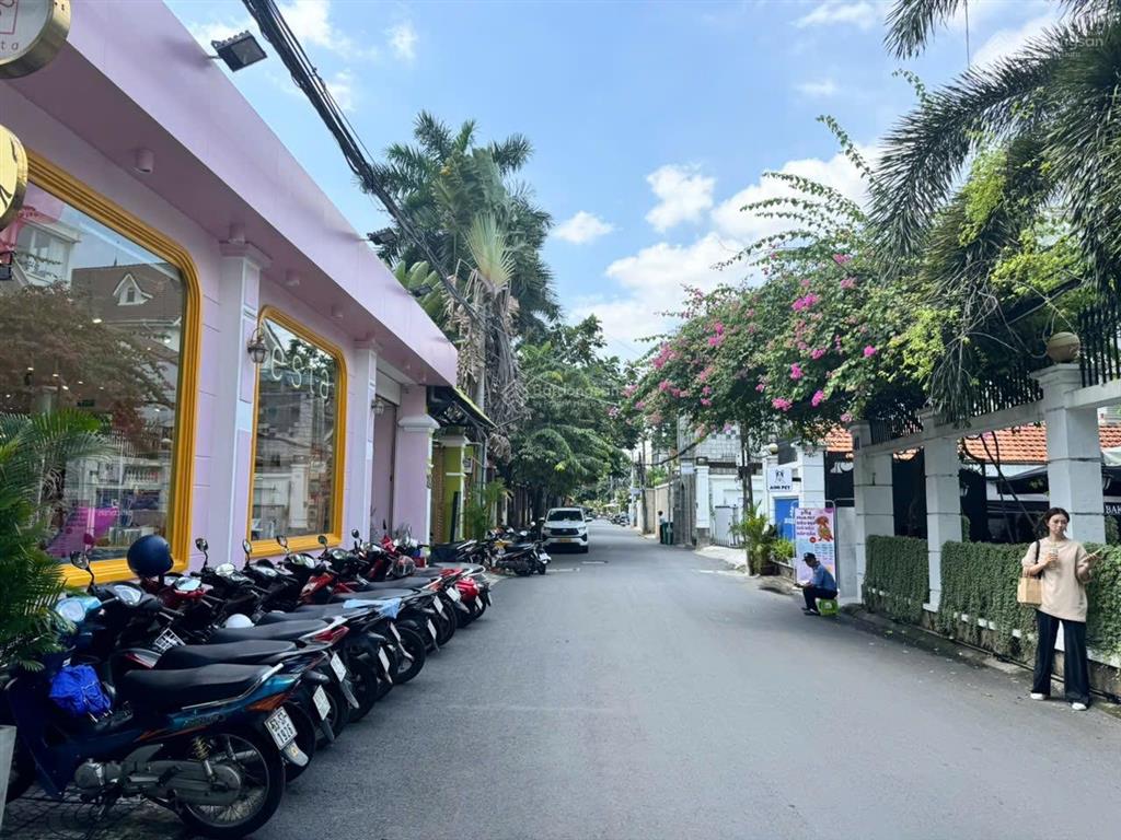 Bán nhà mặt tiền ngô quang huy, p. thảo điền, quận 2  dt (15x29m) 450m2 giá 130 tỷ tl xây h7t