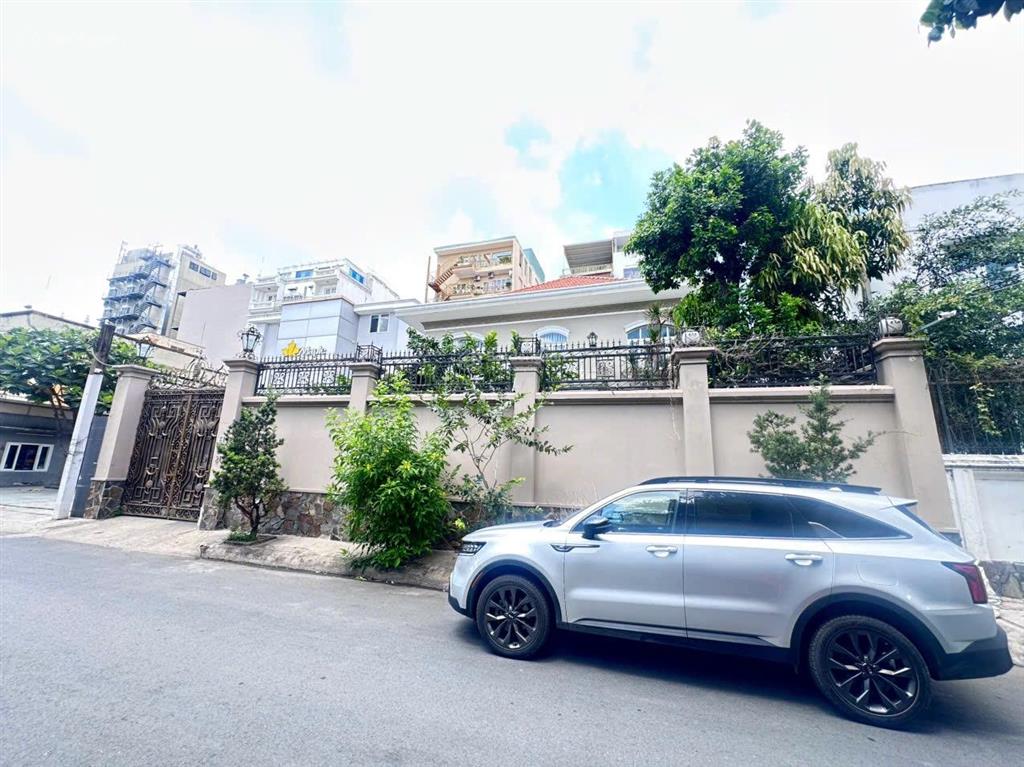 Bán villa hồ bơi đặng hữu phổ, thảo điền, quận 2, dt 20x30m cn 680m giá 115 tỷ tl