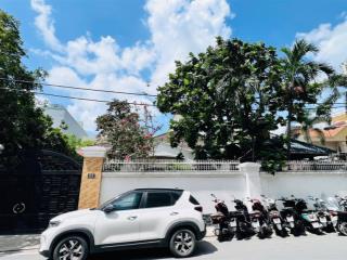 Bán biệt thự mặt tiền ngay ngô quang huy  thảo điền  q2, dt 18x37m cn 686m giá 115tỷ tl
