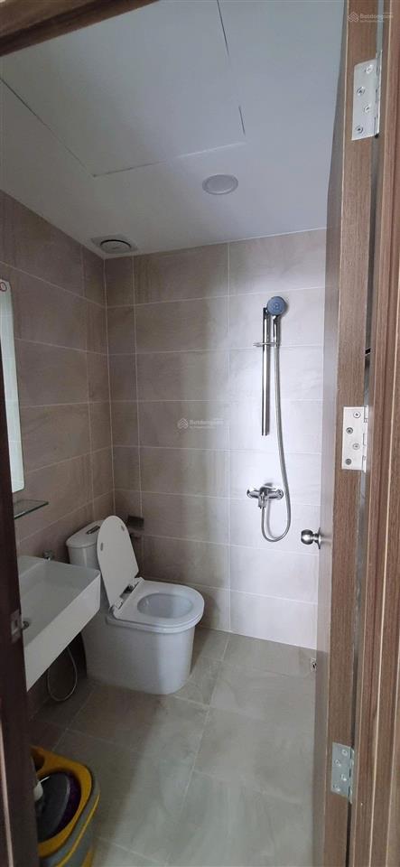 Bán gấp căn hộ 2pn 2wc opal skyline có it nội thât chỉ 2.3 tỉ