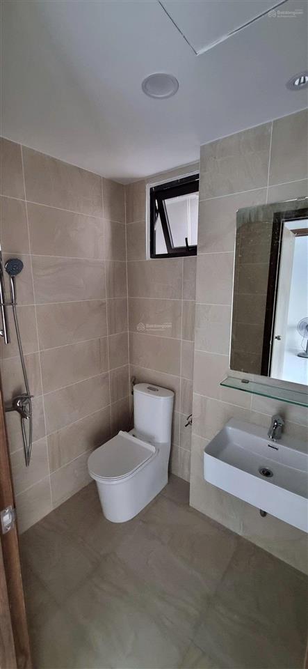 Bán gấp căn hộ 2pn 2wc opal skyline có it nội thât chỉ 2.3 tỉ