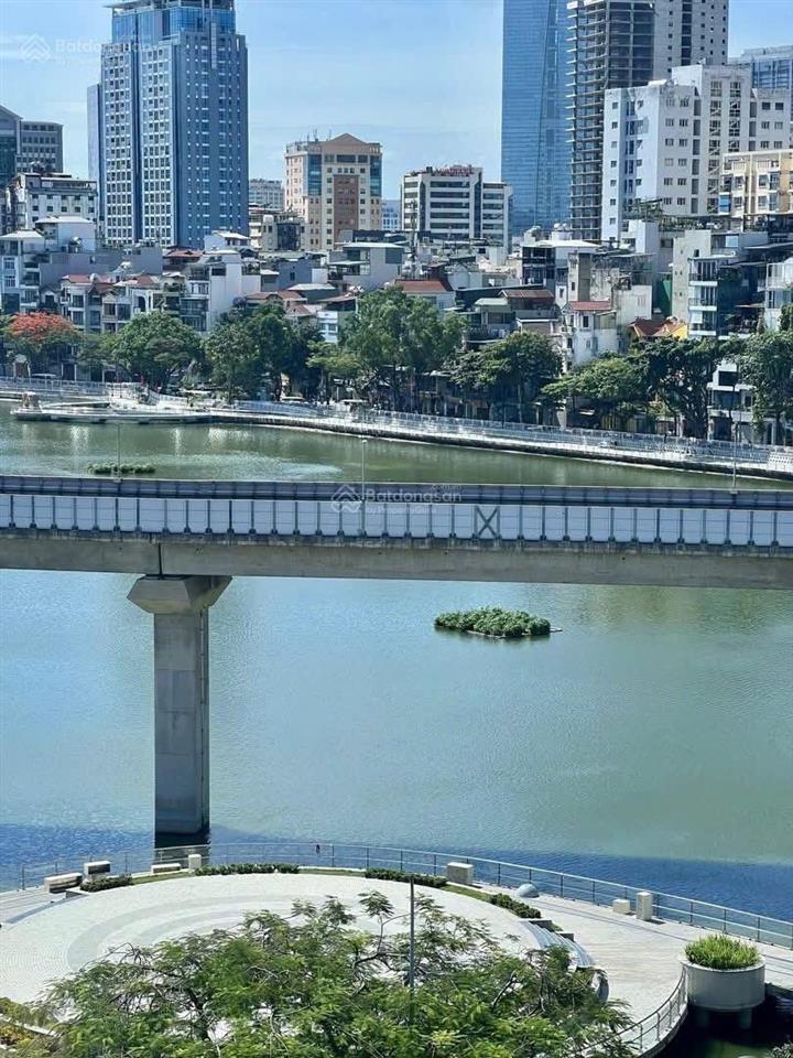Bán nhà phân lô, ôtô tránh, vỉa hè, view hồ hoàng cầu. 2 thoáng trước sau. dt 155m2 x mt 7.2m. 95tỷ
