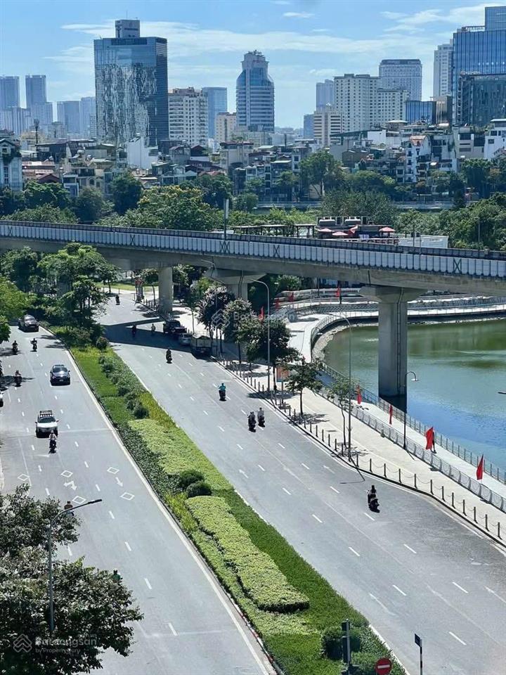 Bán nhà phân lô, ôtô tránh, vỉa hè, view hồ hoàng cầu. 2 thoáng trước sau. dt 155m2 x mt 7.2m. 95tỷ