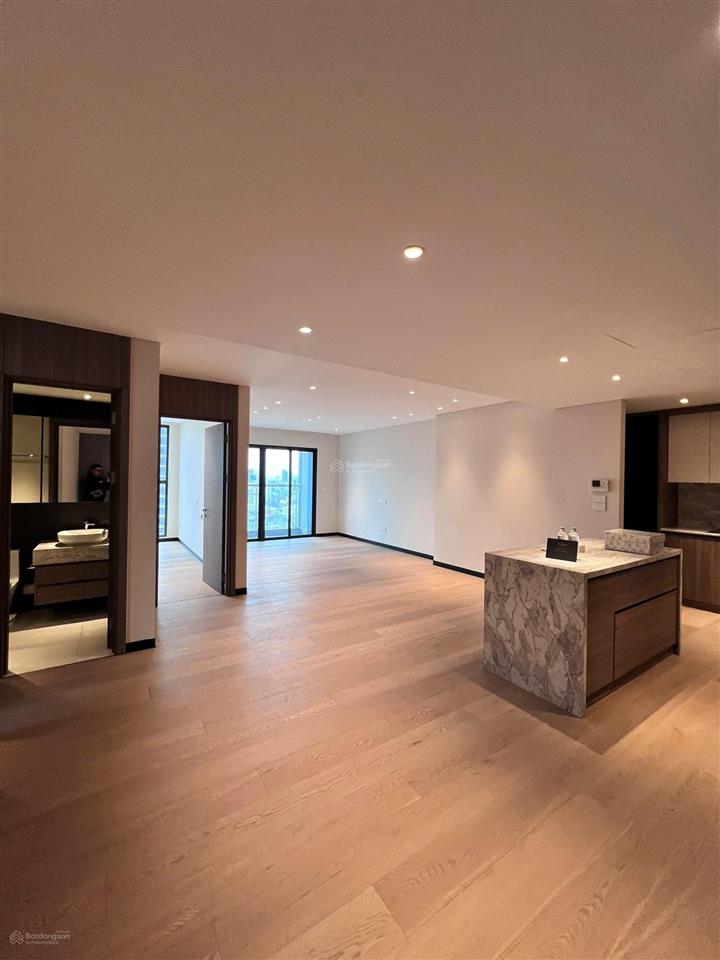 Bán cc cao cấp the nelson 29 láng hạ, view cao tầng ngắm toàn thành phố. 106m2, giá 21,5 tỷ (có tl)