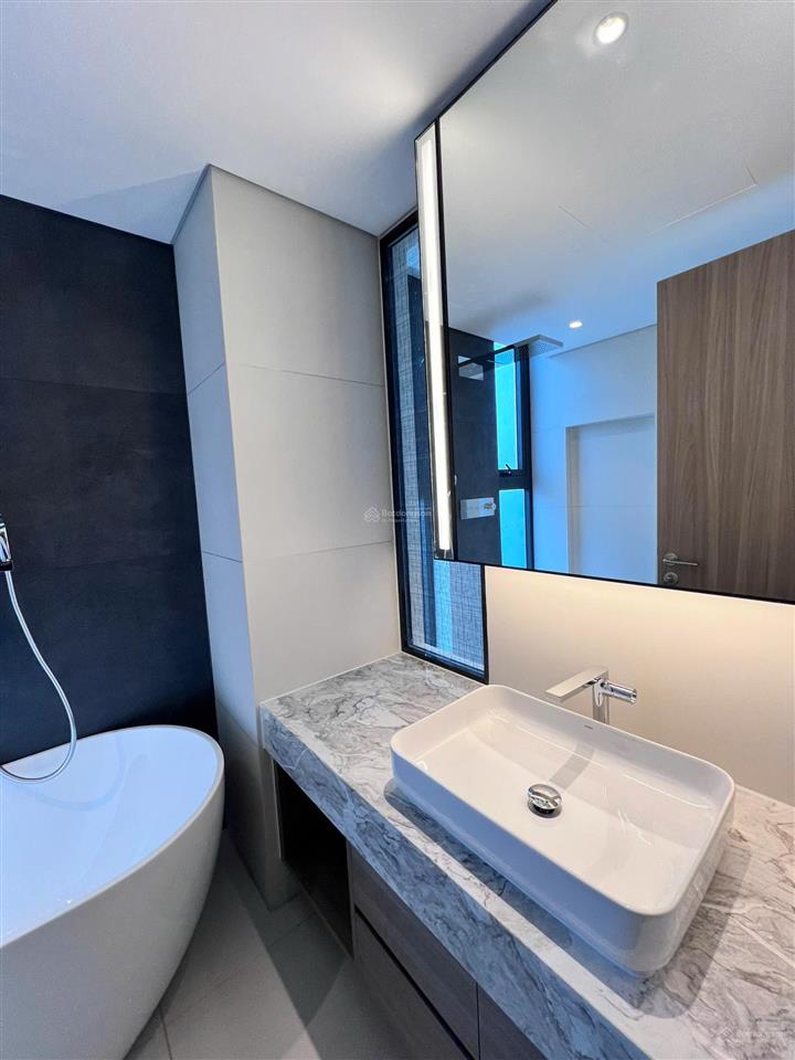 Bán cc cao cấp the nelson 29 láng hạ, view cao tầng ngắm toàn thành phố. 106m2, giá 21,5 tỷ (có tl)
