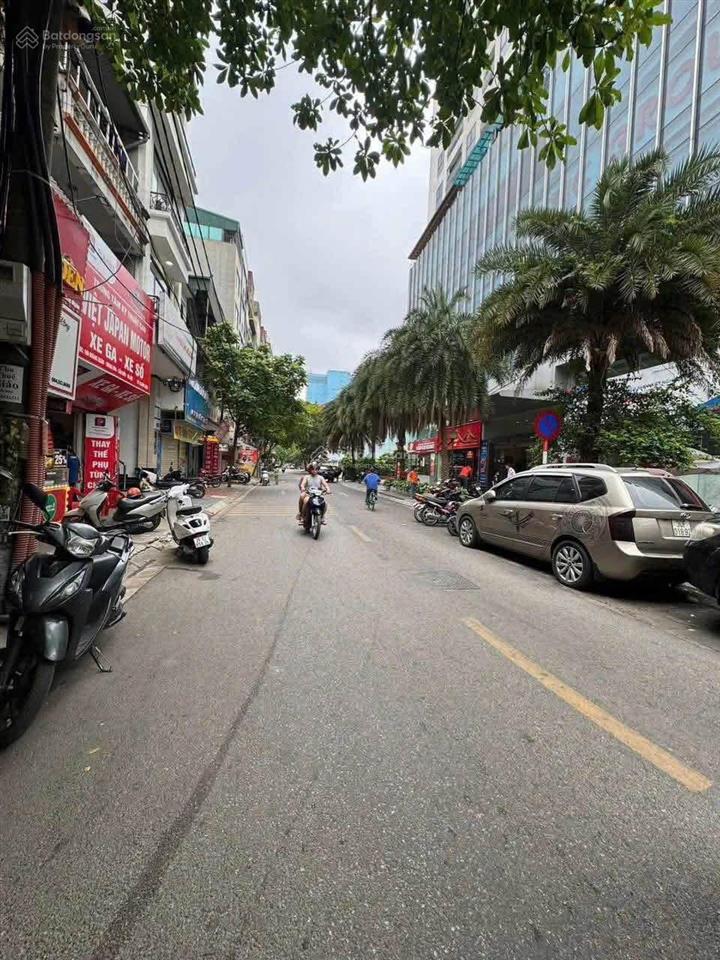 Bán nhà mp khu vực lê văn lương. dt 95m2 x 4 tầng. giá chào 28.8 tỷ