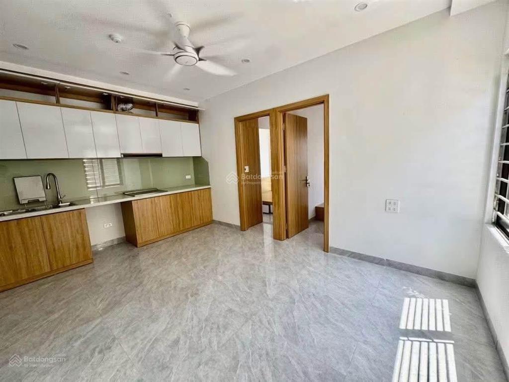 Chủ cần tiền bán nhanh nhà ngõ 89 xã đàn, 45m2 x 4 tầng. giá 9.5 tỷ