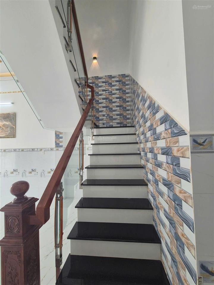 Chính chủ bán nhà lô nhì đường long phú long an cũ, ngang 4*24.5m, 1 trệt 1 lầu, 4 pn, 2 wc