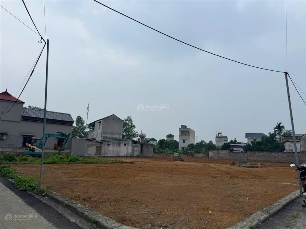 Chính chủ em đứng tên cần tiền bán gấp 100m2 full thổ ngay trung tâm xã mặt tiền 6,3m