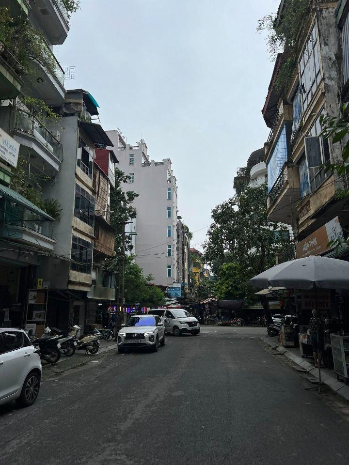 Bán Nhà Phố Huế 220M2 MT 11M 80 Tỷ  Ô TÔ Tránh Xây Tòa Rất Đẹp