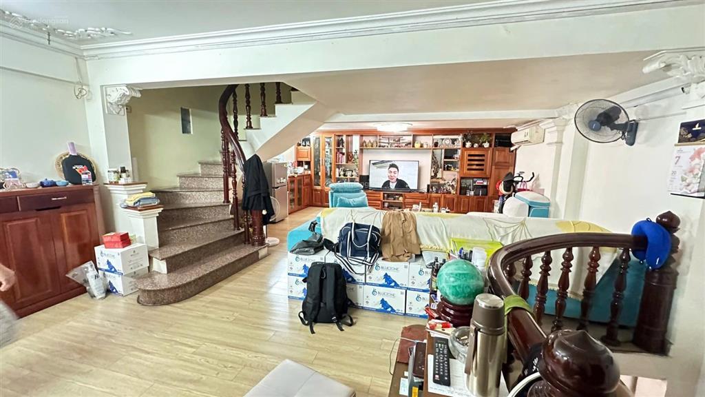 Mặt phố lò đúc mặt tiền 5.6m 43.5 tỷ 6 tầng gía hợp lý đoạn đẹp vỉa hè rộng