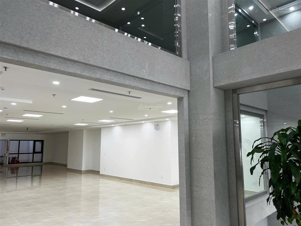 Siêu đẹp mặt tiền 10m, 9 tầng view hồ tây 150 tỷ, lô góc 3 mặt thoáng