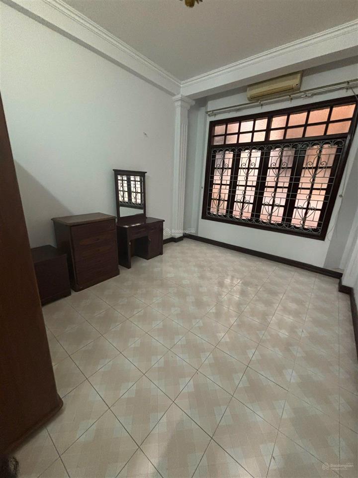 Nhà tôn đức thắng mặt tiền 8m 25 tỷ ô tô tránh kinh doanh văn minh sạch sẽ