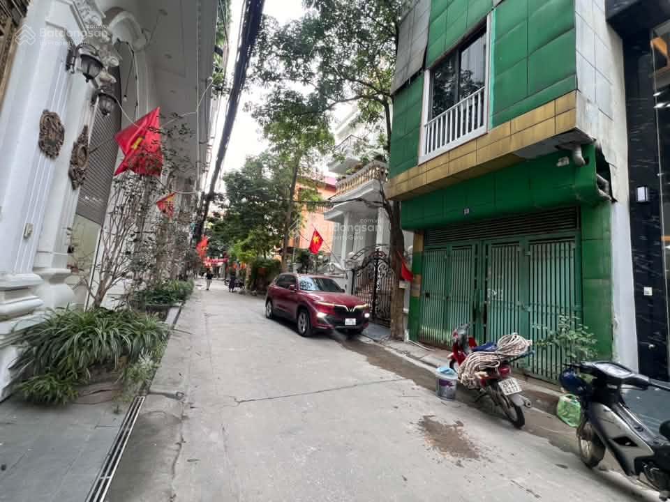 Hoàng cầu mặt tiền 7.5m 8 tầng hoàn công 34.5 tỷ ô tô kinh doanh lô góc 2 thoáng