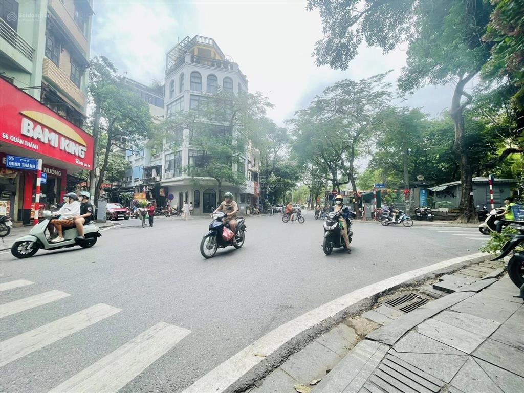 Mặt vườn hoa quán thánh mặt tiền 60m 4 tầng 50 tỷ sdcc vuông