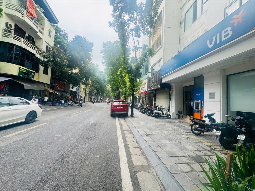 Phố lò đúc đoạn đẹp mặt tiền 11m 224 tỷ 1 sổ 1 chủ vỉa hè rộng 2 mặt thoáng