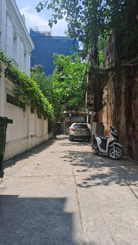 Nguyễn Thái Học 4 Tầng MT 7M 7.6 Tỷ Ô TÔ Đỗ Cổng  Ngõ rộng thoáng 15M Ra Phố