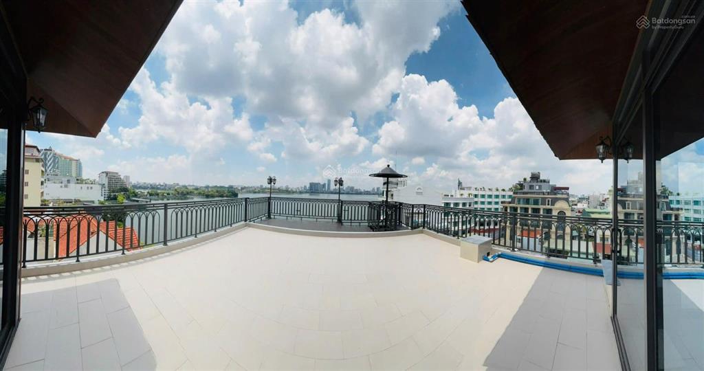 Mặt hồ tây phố yên hoa view toàn hồ 8 tầng thang máy 122 tỷ ở+ dòng tiền 120tr/th
