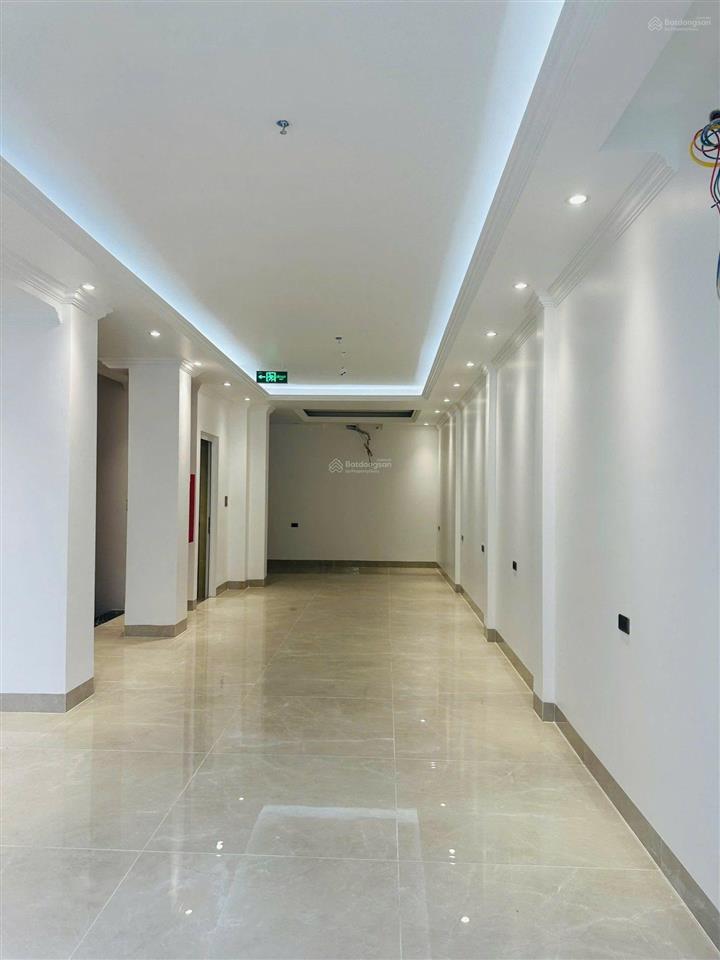 Mặt hồ tây phố yên hoa view toàn hồ 8 tầng thang máy 122 tỷ ở+ dòng tiền 120tr/th