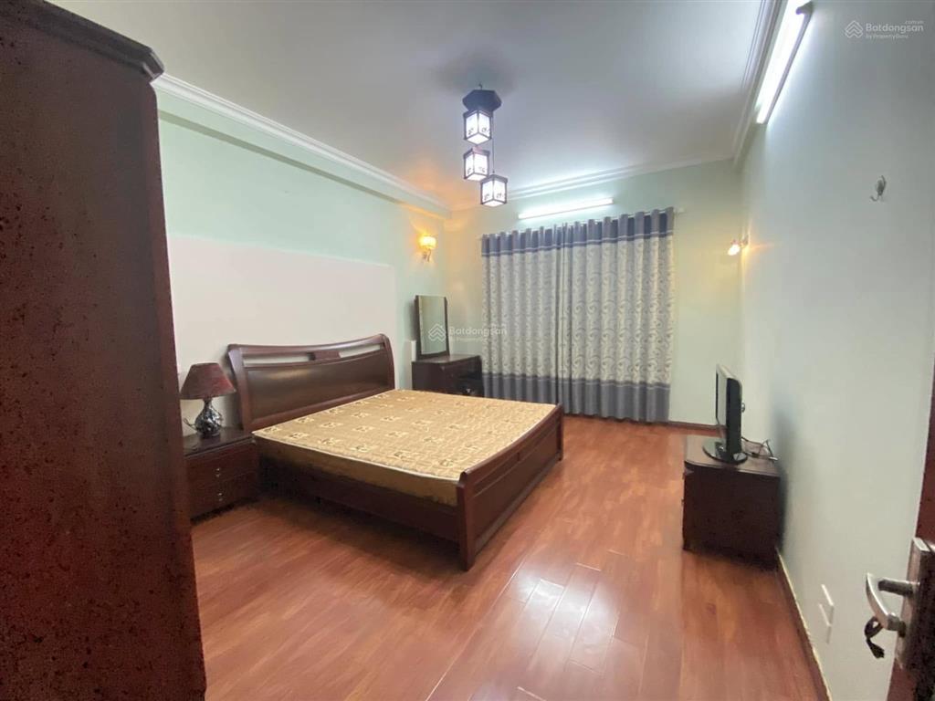 Cần bán ! phố triệu việt vương 5 tầng 90 tỷ đầu phố vị trí đẹp thương lượng tốt