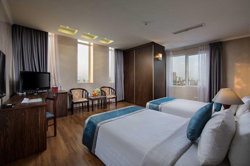 Khách Sạn Phạm Huy Thông Hồ Ngọc Khánh 10 Tầng Lô Góc 50Phòng 200 Tỷ