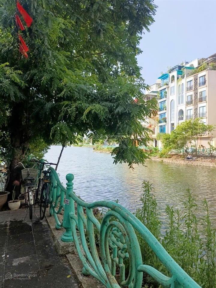 Mặt hồ tây yên hoa 4 tầng mặt tiền 5m 53.5 tỷ view hồ vỉa hè rộng đẹp