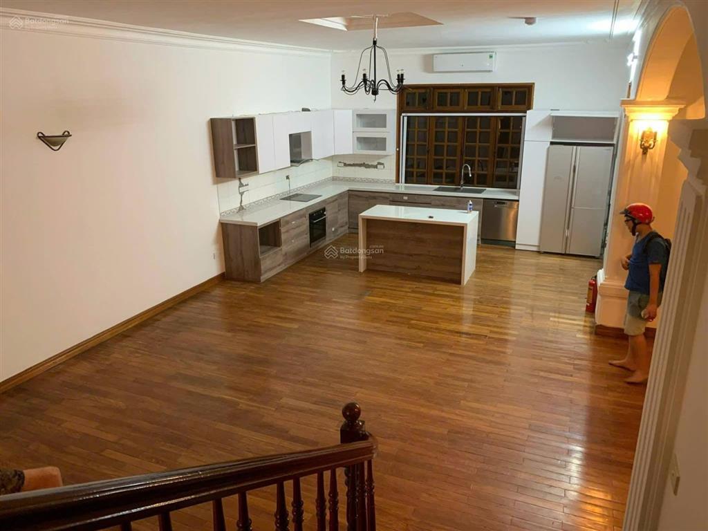 Biệt thự sân vườn mặt phố tô ngọc vân 350m² 4 tầng có bể bơi bề thế rất đẹp