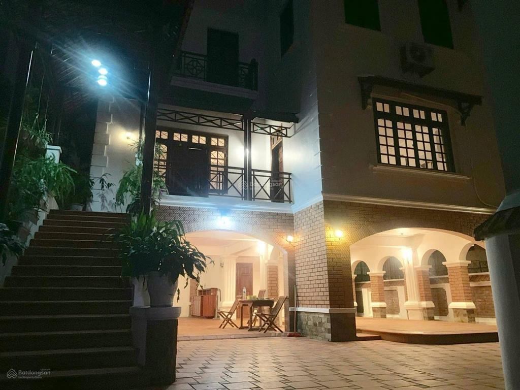 Biệt thự sân vườn mặt phố tô ngọc vân 350m² 4 tầng có bể bơi bề thế rất đẹp