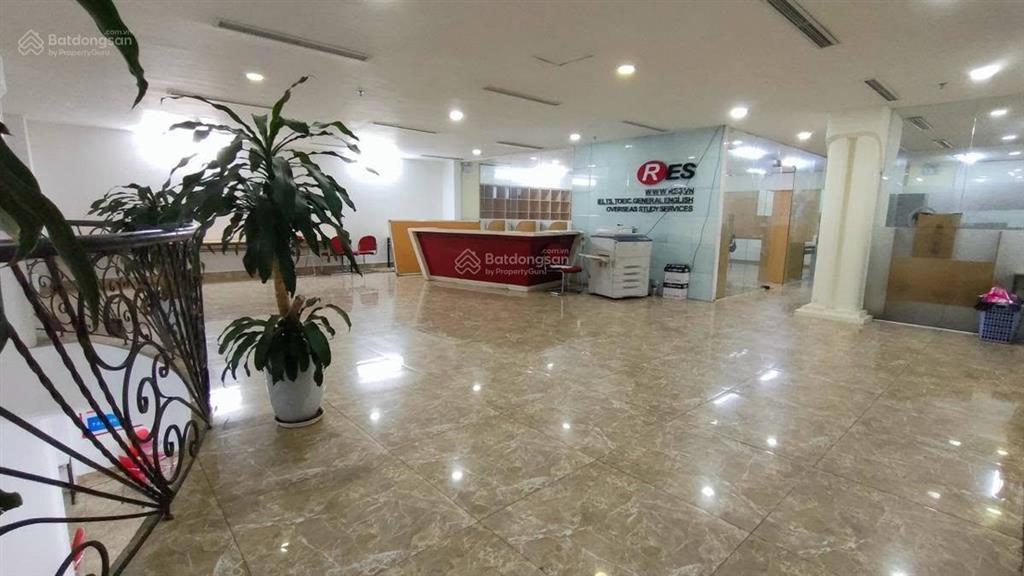 Mặt phố xã đàn 450m² full thổ cư 330 tỷ 4 mặt thoáng. dt 8 tỷ/năm