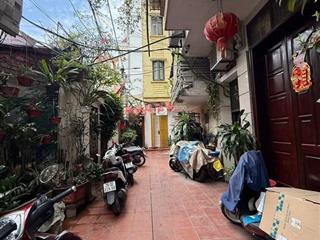 Nhà hàn thuyên 20m2 3 tầng 5.95 tỷ ngõ rộng sạch thoáng 15m ra ô tô  sdcc riêng biệt