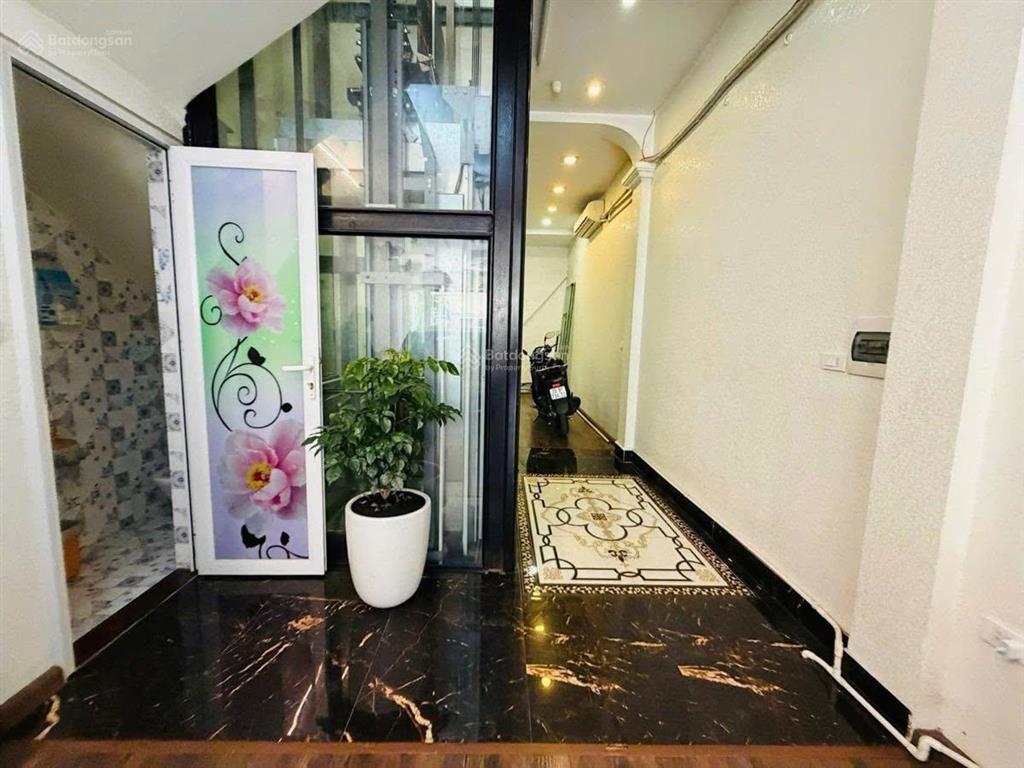 Mặt phố cạnh hồ trúc bạch 6 tầng thang máy 51,2 tỷ ở sướng, kinh doanh nét
