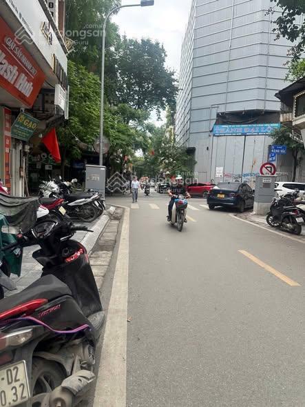 Hiếm ! 12.5 tỷ mặt phố lò rèn 5 tầng mặt tiền 4m sdcc riêng biệt kinh doanh