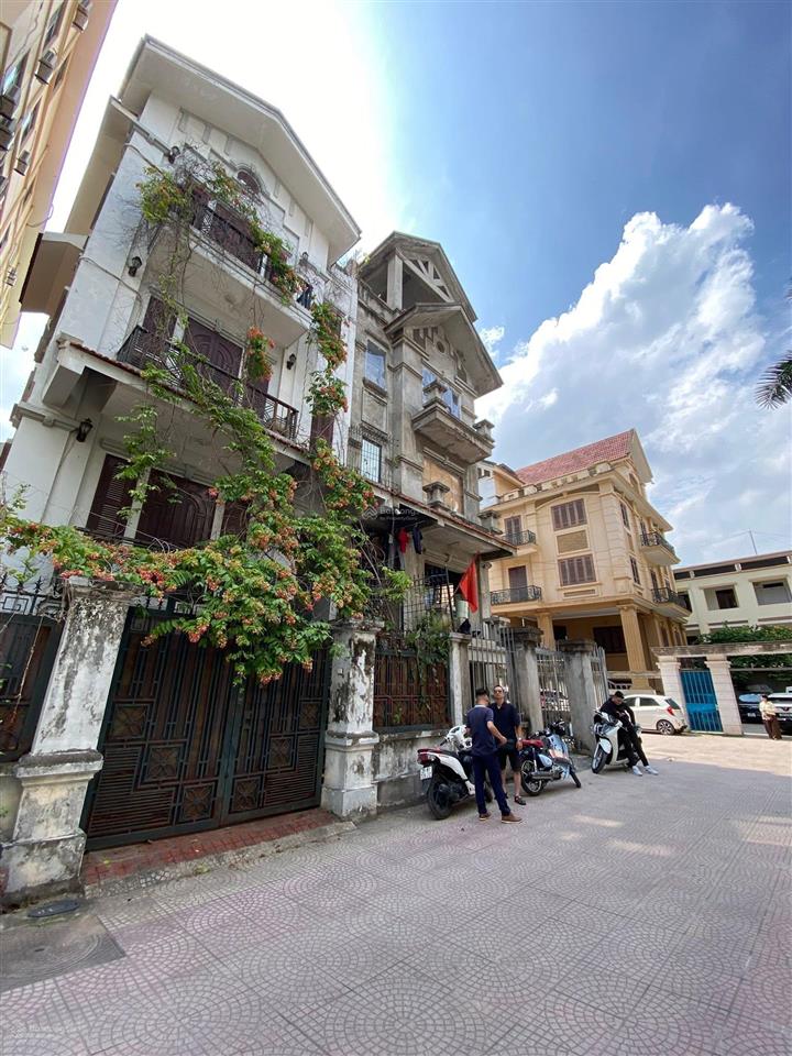 Phân lô linh lang lô góc mặt tiền 25m 79 tỷ 5 tầng khu riêng biệt