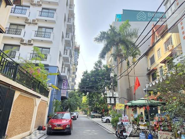 Mặt tiền 12m tô ngọc vân ô tô tránh vỉa hè 250m2 50 tỷ view hồ, xây tòa
