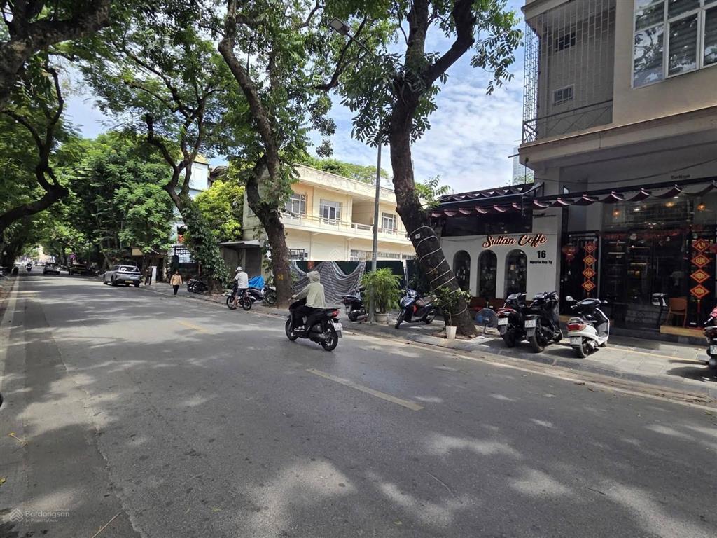 650tr/m2 gần 480m2 mặt tiền 16m mặt phố cạnh vườn hoa yéc xanh sdcc thổ cư