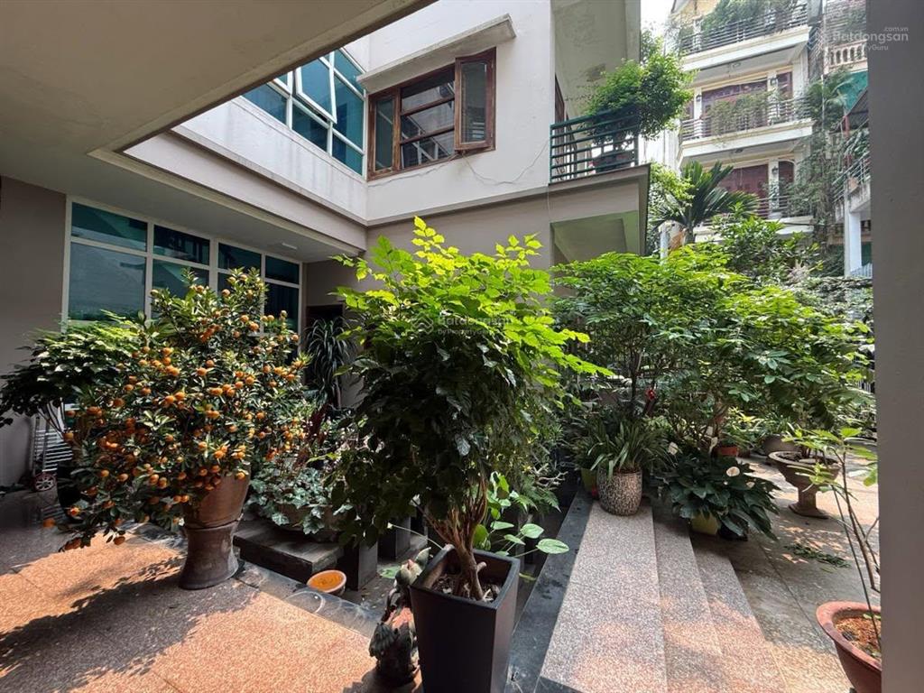 Cạnh hồ tây mặt tiền 10m 200m2 93 tỷ vỉa hè kd ô tô tránh đỗ